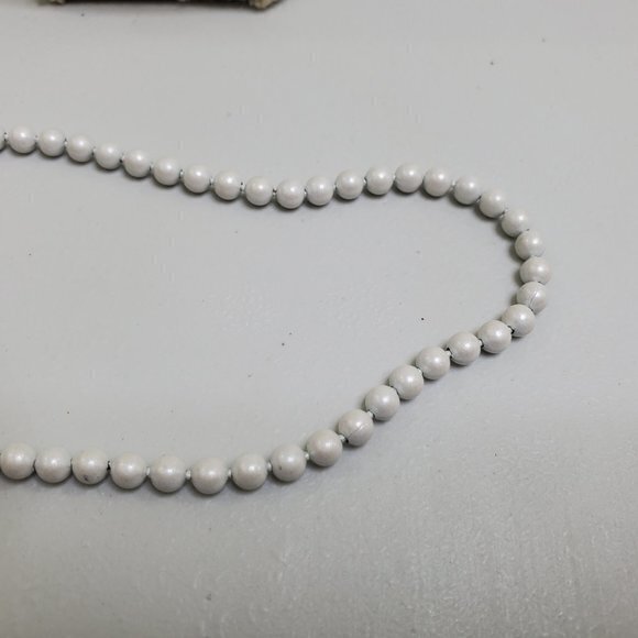 Oops A Daisy Necklace White Beaded Vintage Ball Ch‎ - Picture 3 of 7